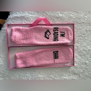 NWT Happypop pop socks gift set - shh I’m reading in pink.